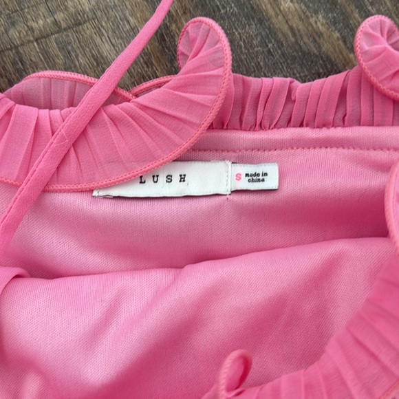 Lush Pink Ruffled Crop - Picture 4 of 5